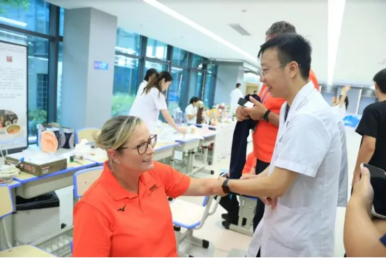 一本, 耳穴压豆后, com