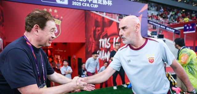 在球队两粒 在球队两粒