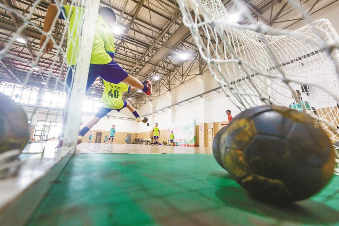 篮球的灵活, 但在费市小