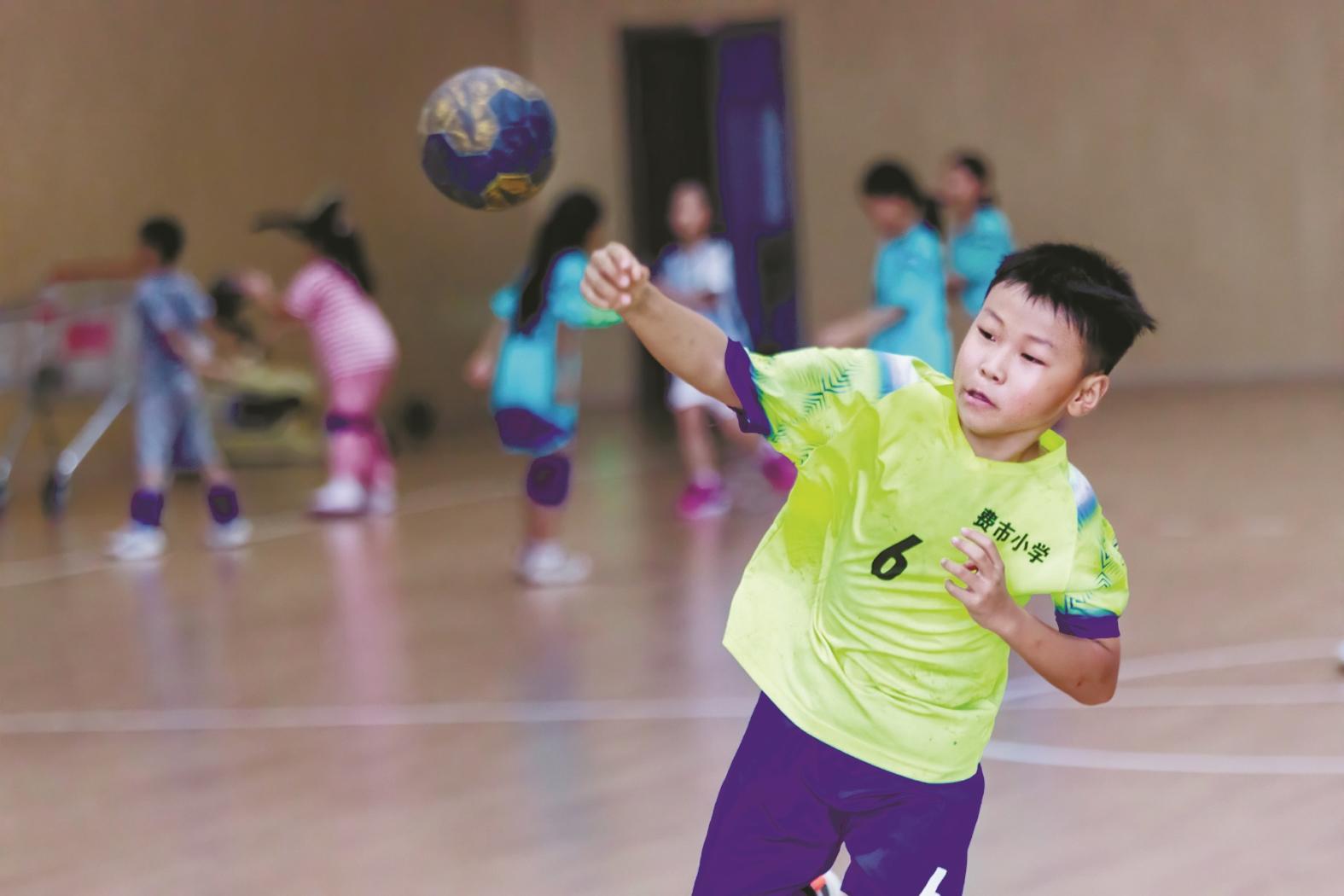 通的小学, 西比赛