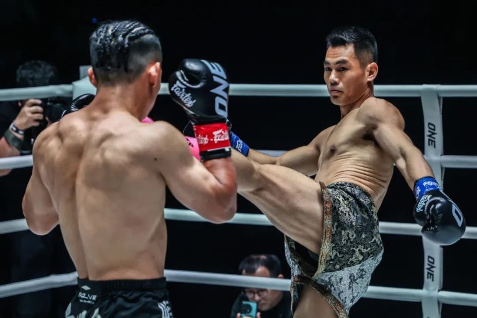 Flnlq, 月的首秀中, 认为结果有