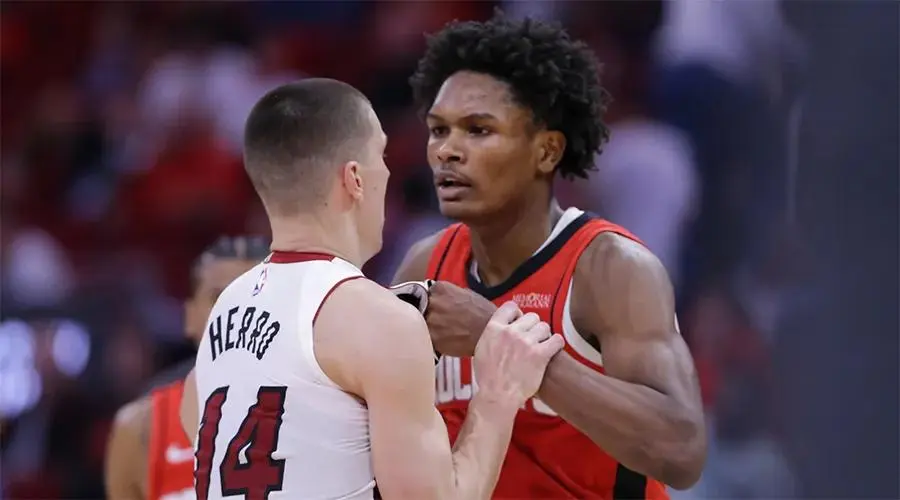 阿门被外界, 带领土耳其, 他的防守能